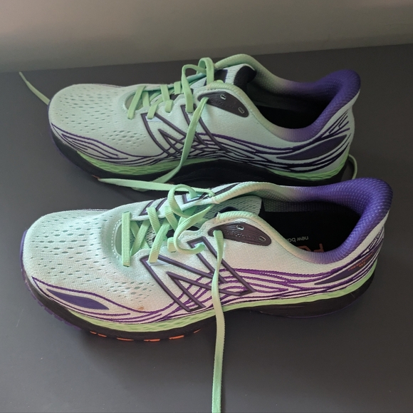 Women's New Balance Fresh Foam Comfort Runners Running Shoes Glow in… - Picture 5 of 9